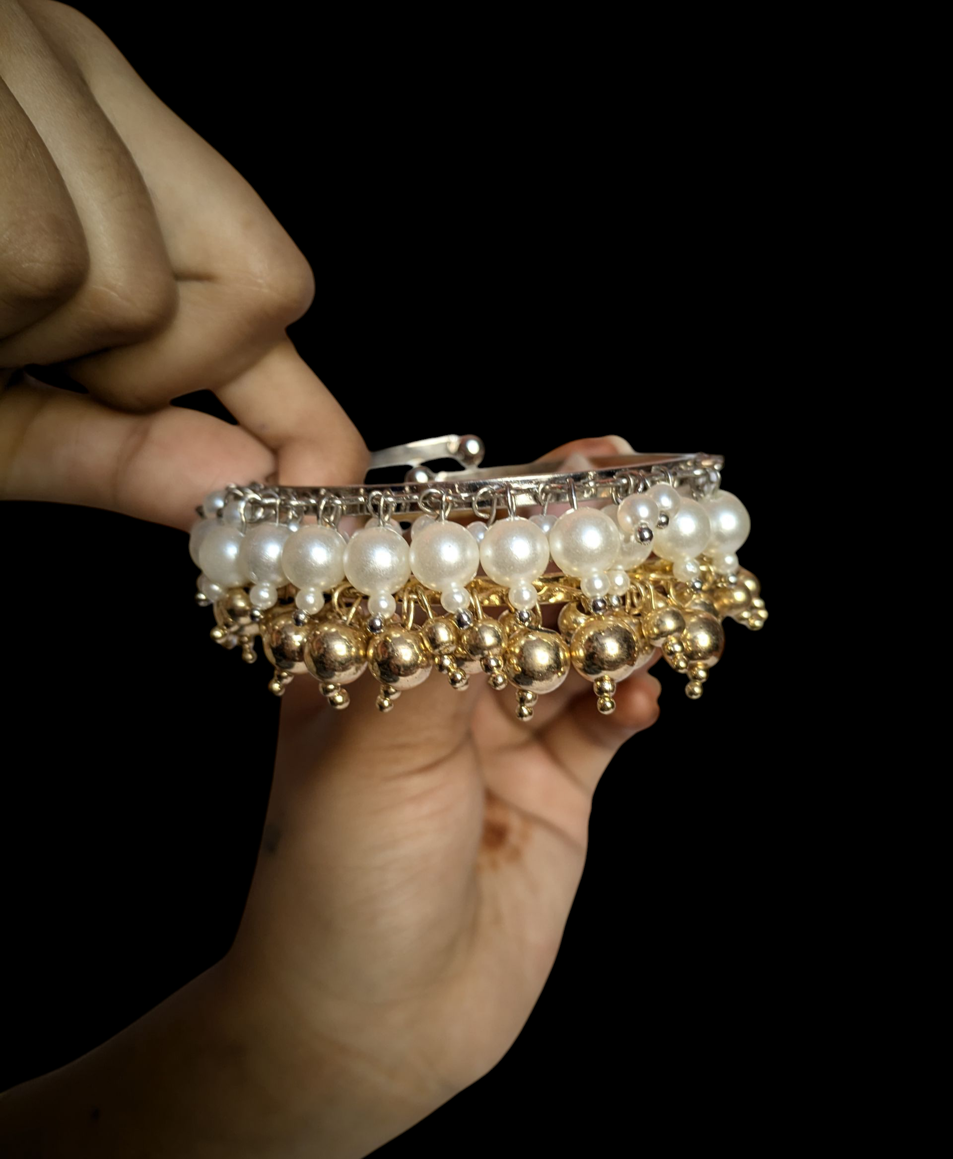 SATI Aesthetics Anti-Tarnish Golden & Pearl Bangle Bracelets Set (Adjustable Size)