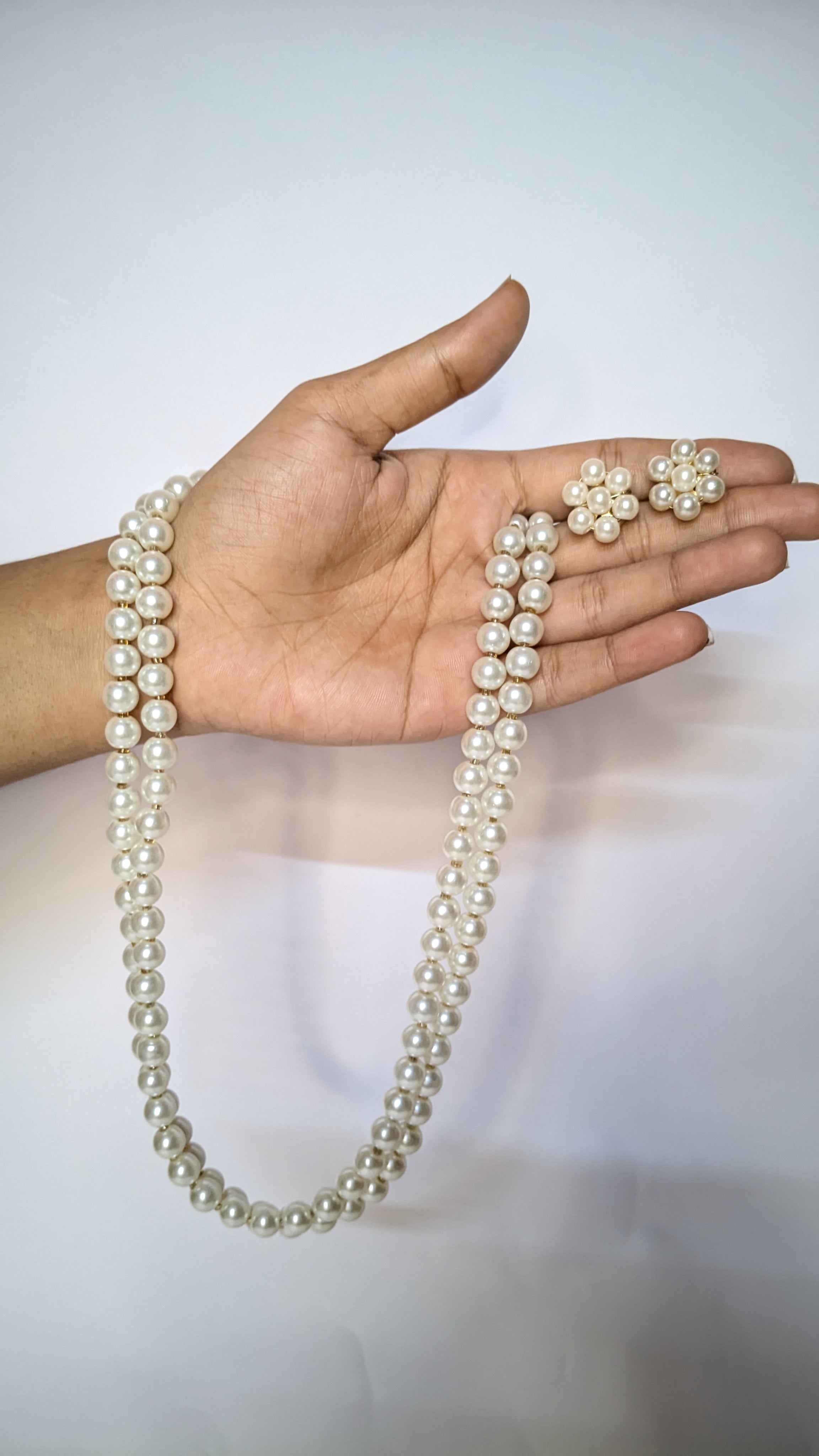 SATI Aesthetics Multilayer Pearl Necklace Set With Earrings  White